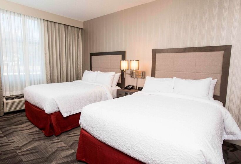 هتل Hampton Inn & Suites By Hilton Thunder Bay