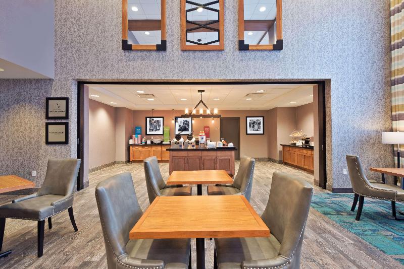 ホテル Hampton Inn & Suites North Huntingdonirwin