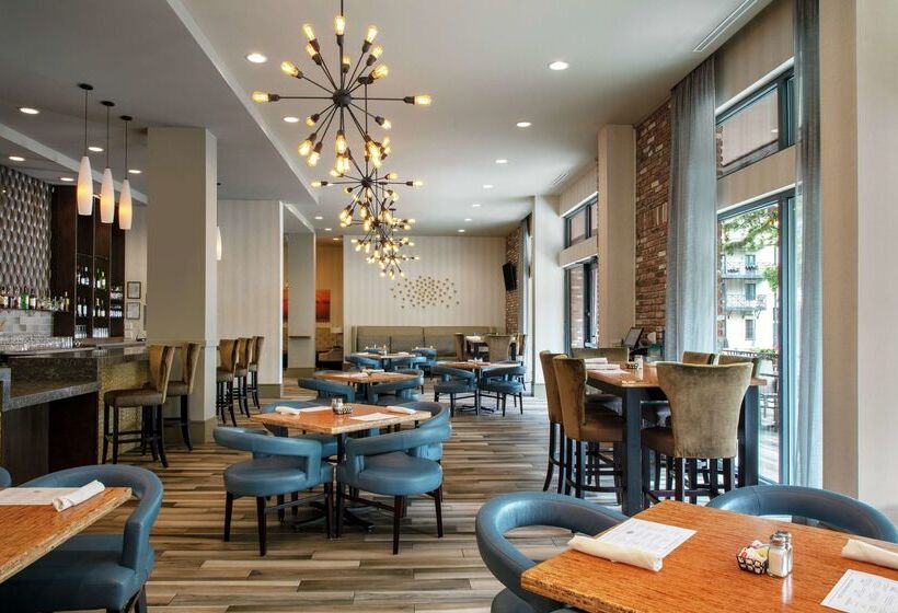 هتل Hilton Garden Inn Mobile Downtown