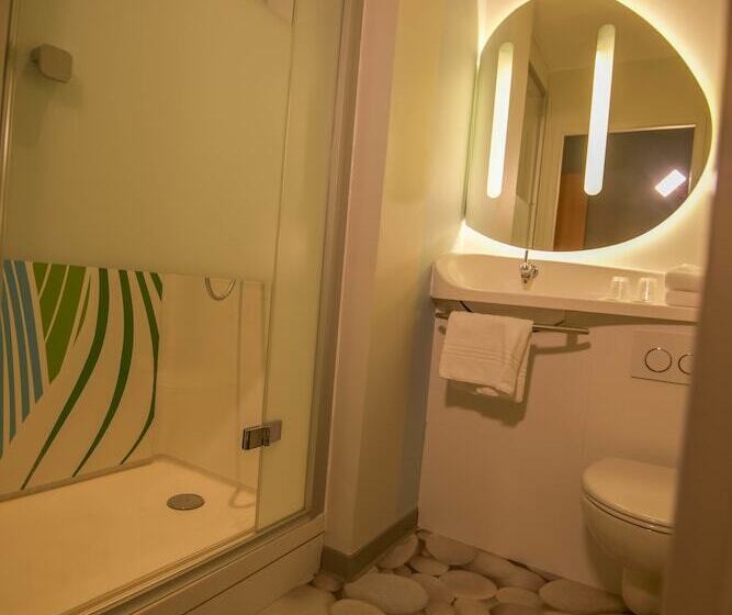 Отель Ibis Budget Porte De Camargue