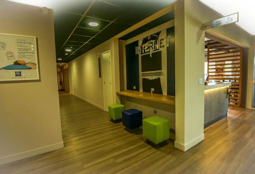 Отель Ibis Budget Porte De Camargue