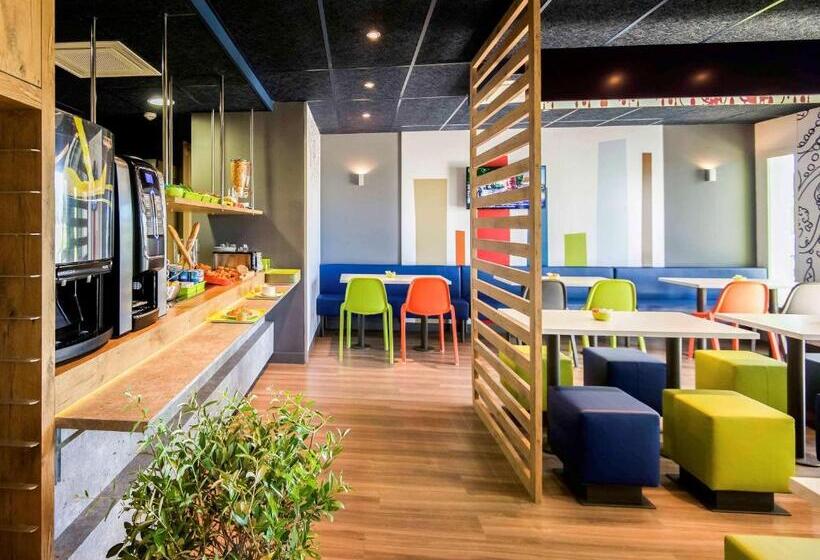Отель Ibis Budget Porte De Camargue