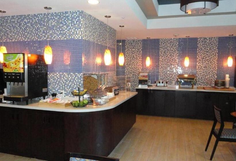 هتل Mainstay Suites Midland