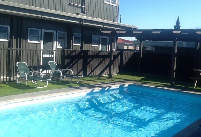 The Magpie- Hawkes Bay Motel