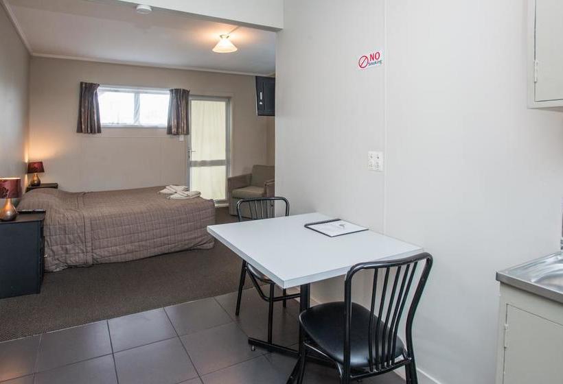 The Magpie- Hawkes Bay Motel