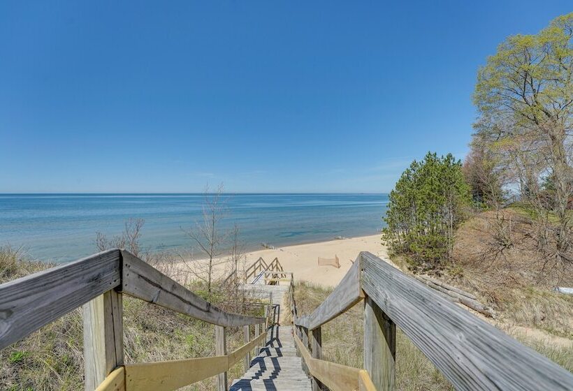 4 Season Gold Coast Cottage, 2 Mi To Winter Sports