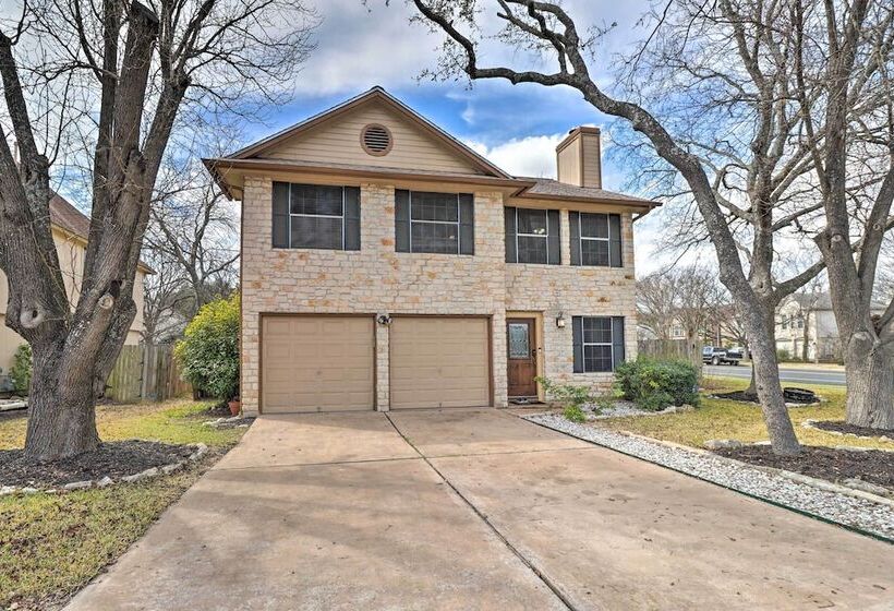 Austin Abode W/ Deck & Grill   15 Mi To Dtwn!