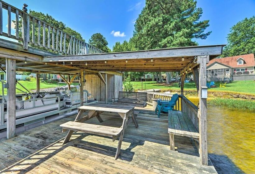 Beautiful Lakefront Retreat W/ Dock & Grill!
