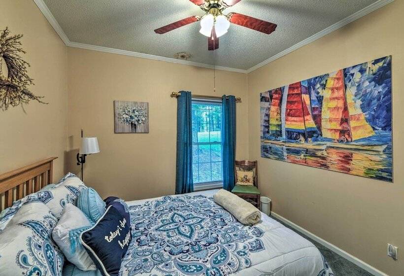 Beautiful Lakefront Retreat W/ Dock & Grill!