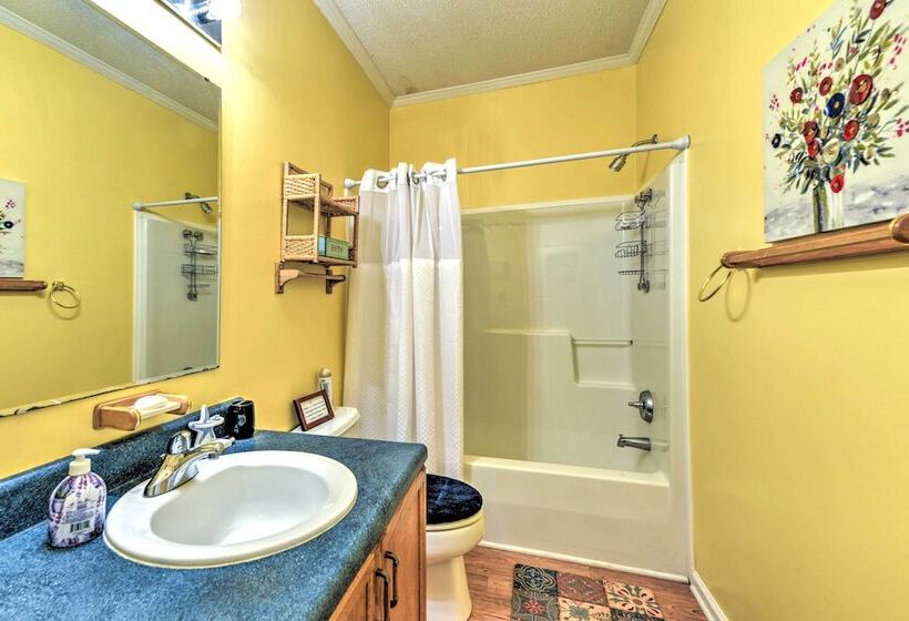 Beautiful Lakefront Retreat W/ Dock & Grill!