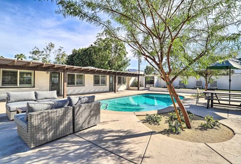 Brilliant Duplex   Walk To Downtown Palm Desert!