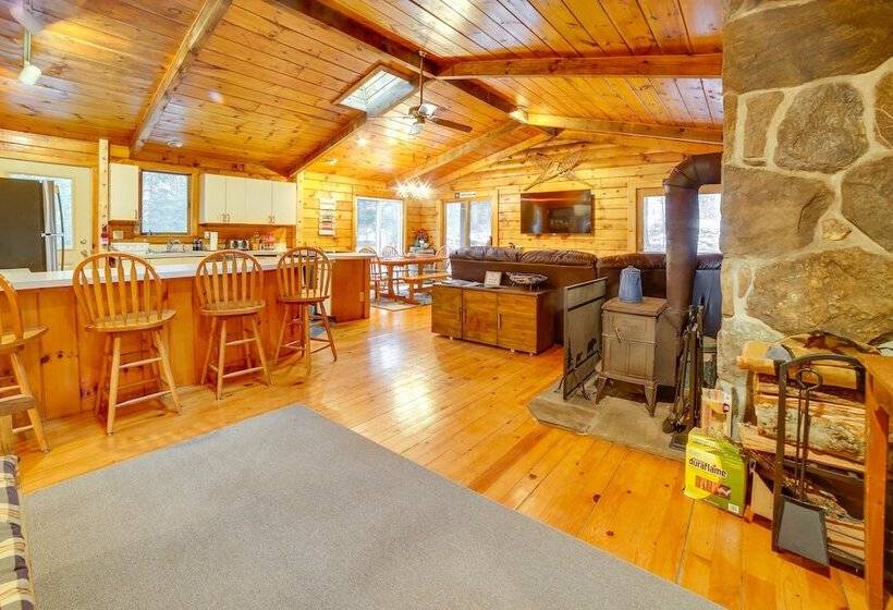 Three Bears Cabin  Btwn Mt Snow & Stratton Mtn!