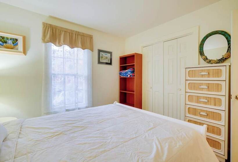Charming Bay Head Retreat   Half Mi To Beach!