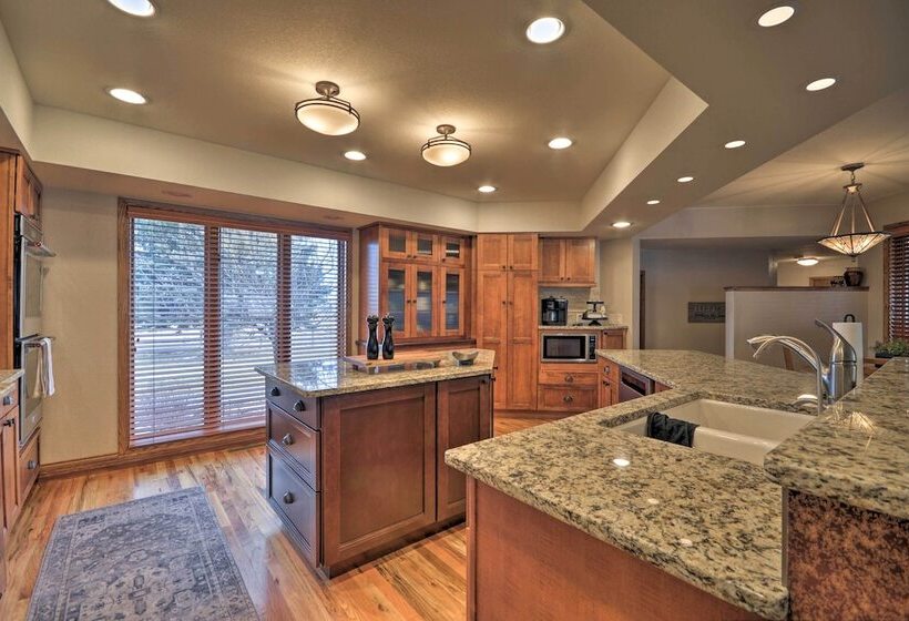 Charming Joliet Ranch House On A Working Farm