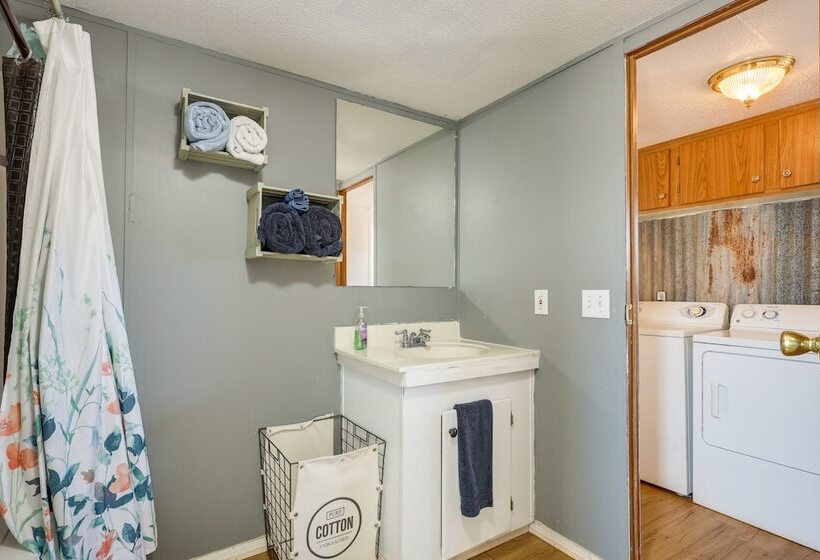 Charming Santa Rosa Home W/ Mountain Views & Porch