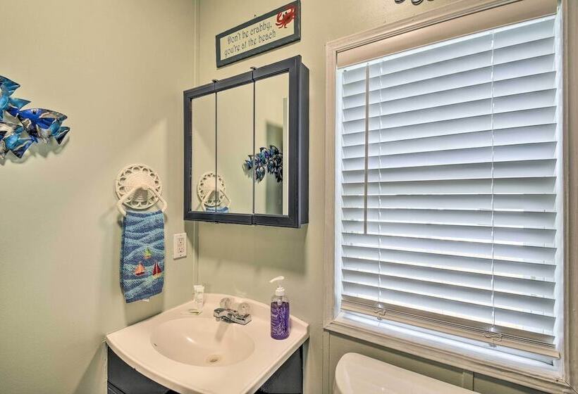 Charming Supply Home < 2 Mi To Holden Beach!