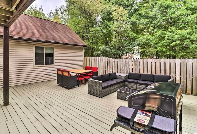 Chic Long Pond Family Home W/ Fire Pits & Deck!