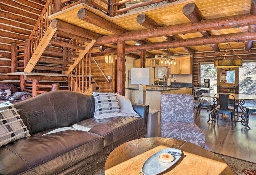 Classic Colorado Log Home W/ Mountain Views!