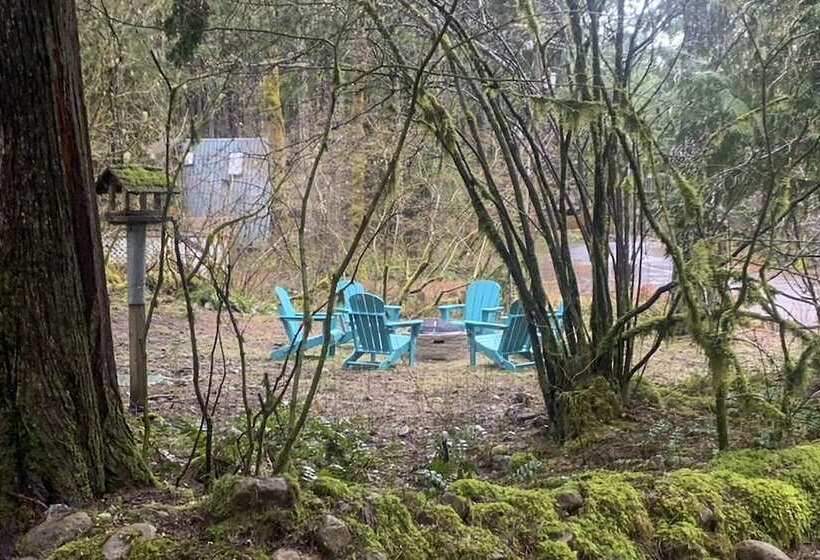 Cozy A Frame W/ Hot Tub, Fire Pit, & Fireplace!