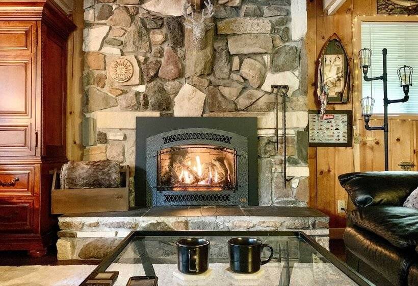 Cozy A Frame W/ Hot Tub, Fire Pit, & Fireplace!