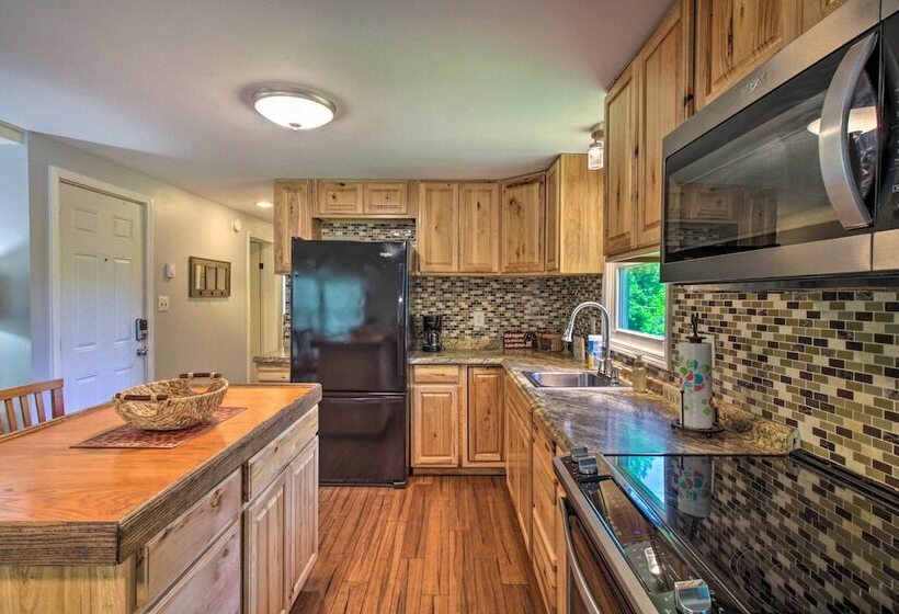 Cozy Cabin W/ Patio On Craig Creek: Pets Ok!