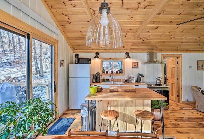 Hike & Swim On Site: Cozy Falls Brook Cabin