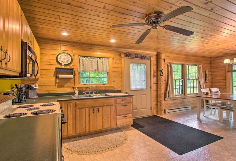 Cozy Riverfront Getaway: Fishing On Site!
