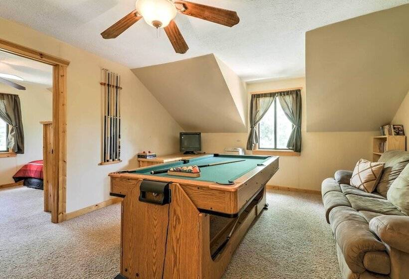 Cozy Utah Cabin W/ Deck & Fire Pit!