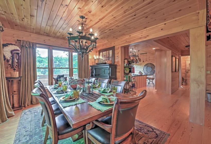 Dream Catcher: Luxe Cabin W/ Large Deck + Mtn View