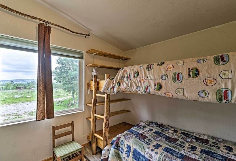 Duck Lake Cabin Rental Near Glacier National Park!