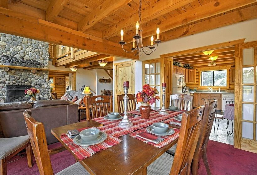 Expansive Alma Cabin W/ Hot Tub & Mountain Views!
