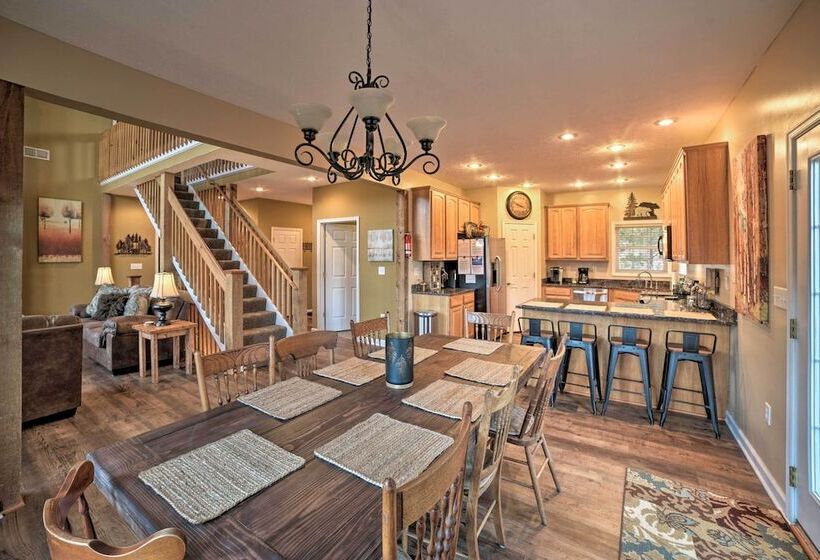 Family Friendly Massanutten Home W/ Slope Views!