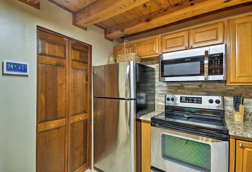 Family Friendly Massanutten Log Home W/ Views!