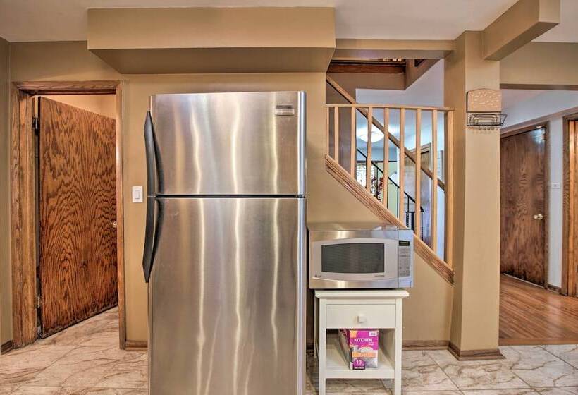 Home W/ Yard & Patio ~ 30 Mi To Downtown Chicago