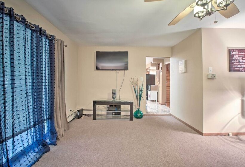 Home W/ Yard & Patio ~ 30 Mi To Downtown Chicago