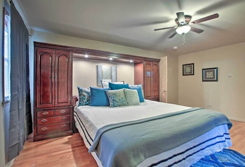 Home W/ Yard & Patio ~ 30 Mi To Downtown Chicago