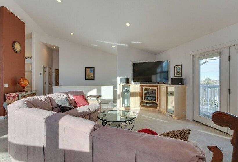 Inviting Great Falls Home W/ Wraparound Deck!