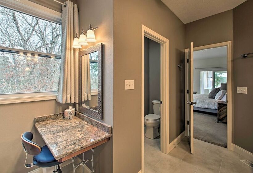 Lakefront Hot Springs Home W/ Deck & Boat Dock