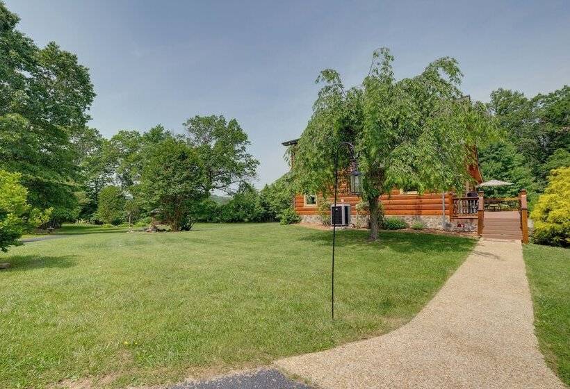 Lakewood Lodge Escape W/ Fire Pit