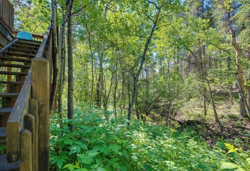 Stunning Golden Home W/ Deck ~ 35 Mi To Denver!