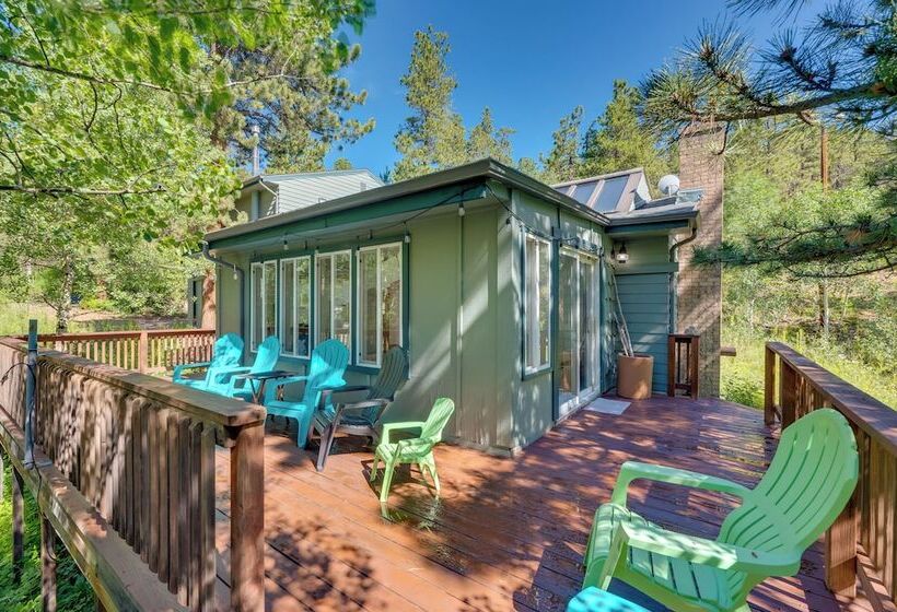 Stunning Golden Home W/ Deck ~ 35 Mi To Denver!