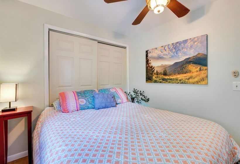 Stunning Golden Home W/ Deck ~ 35 Mi To Denver!