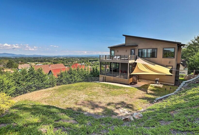 Luxe Asheville Home W/ Stunning Mountain Views!