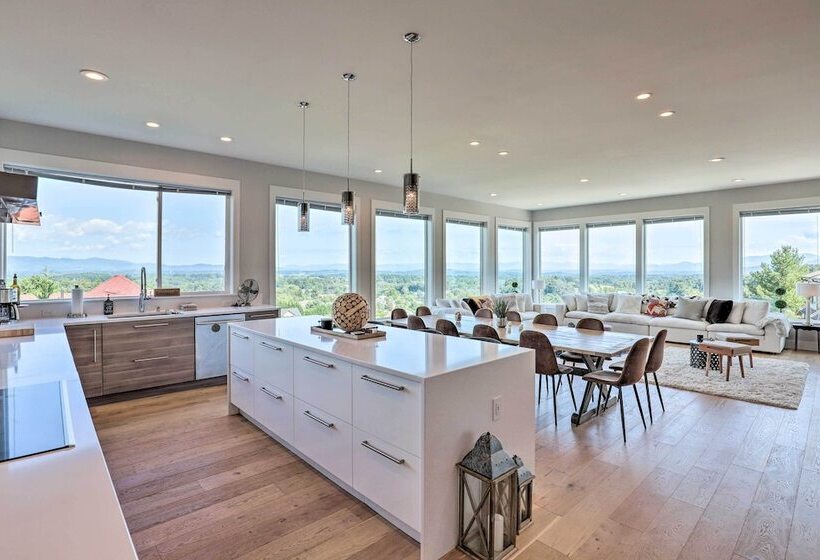 Luxe Asheville Home W/ Stunning Mountain Views!