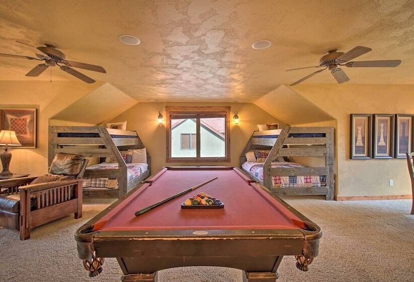 Luxe Mccall Cabin W/ Hot Tub ~ 8 Mi To Skiing