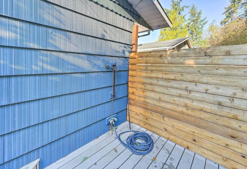 Mckees Beach House W/ Ocean Views, Hot Tub!