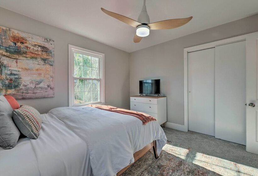 Mid Century Modern Cottage In Ardmore Area!