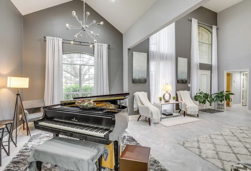 Mesquite Escape W/ Fireplace & Private Patio!