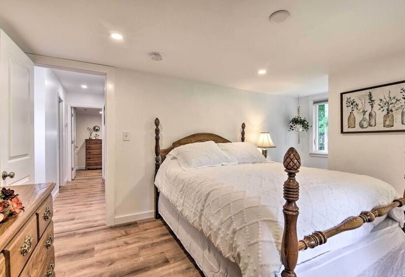 Centrally Located Mount Pleasant Retreat!