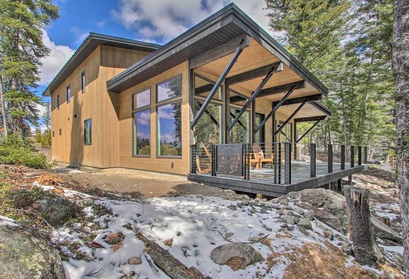 Modern & Newly Built Cabin: Ski, Fish, Hike!